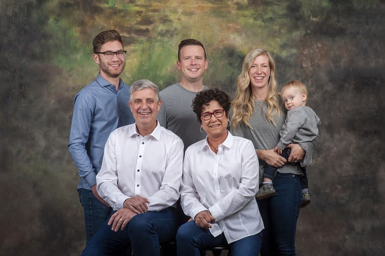 christmas_family_photo-MITphotography_ca
